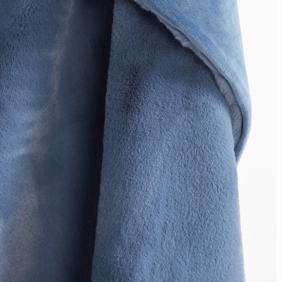 🏠Anthropologie Sophia blanket throw slate blue EUC - Picture 3 of 10